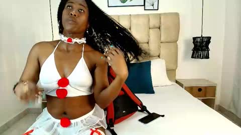 lucytaylor_t online show from December 1, 12:10 pm