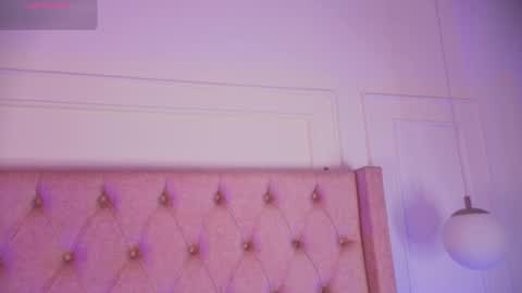 Lucy online show from December 21, 3:24 am