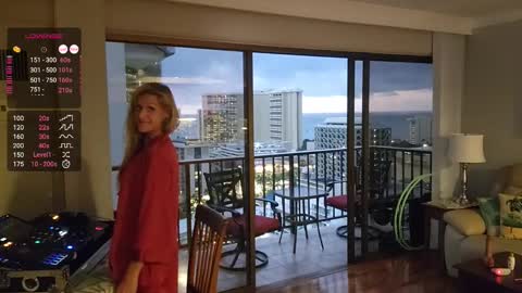 Snapshot of lucyvybes_and_gogert chatting on December 19, 4:08 am Lucy Vybes and Go-Gert online show from December 19, 4:08 am