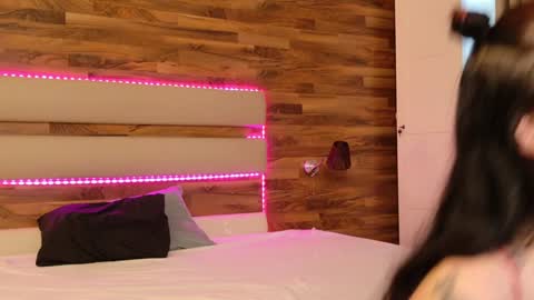 LucyWillow online show from December 10, 7:26 am