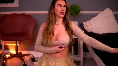 Lucy P online show from November 26, 10:00 pm