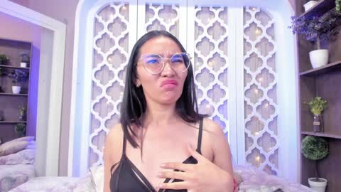 Lucy Liiu online show from January 29, 9:50 pm