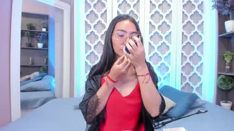 Lucy Liiu online show from March 1, 11:37 pm