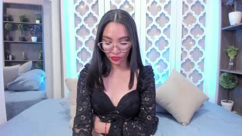 Lucy Liiu online show from March 10, 9:29 pm