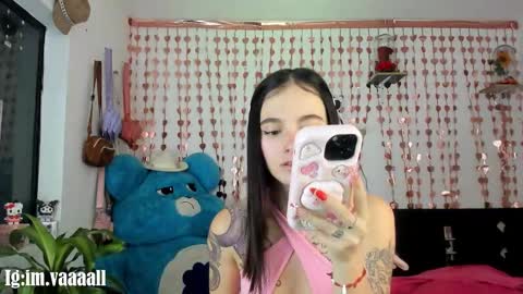 Snapshot of lucyy_tayy chatting on October 14, 6:03 am The love of your life 3 online show from October 14, 6:03 am