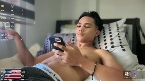 luda_69 online show from April 2, 6:44 am