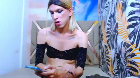 Lui fier online show from February 8, 11:02 pm