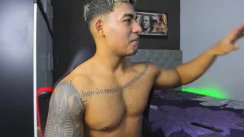 Snapshot of luigi_hot_ chatting on September 13, 2:44 am Luigi Independent model online show from September 13, 2:44 am