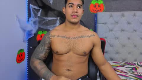 Snapshot of luigi_hot_ chatting on October 12, 6:18 pm Luigi Independent model online show from October 12, 6:18 pm