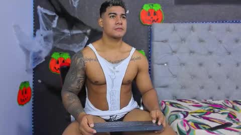 Snapshot of luigi_hot_ chatting on October 15, 10:15 am Luigi Independent model online show from October 15, 10:15 am