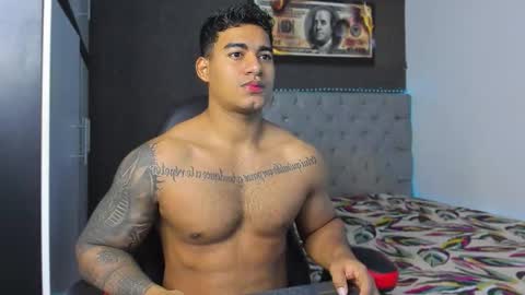 Snapshot of luigi_hot_ chatting on November 29, 12:30 pm Luigi Independent model online show from November 29, 12:30 pm