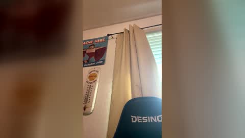 luis132578 online show from March 6, 9:33 pm