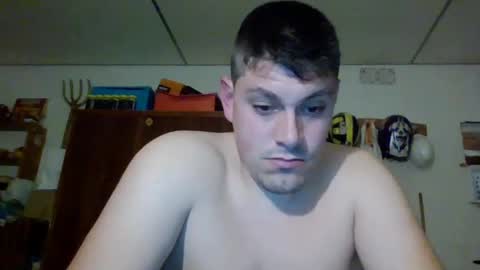 Snapshot of luis2423 chatting on December 3, 12:24 am A slave to the mistress.. un esclavo para las amas dominantes. online show from December 3, 12:24 am