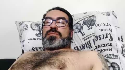 Snapshot of luis2988z chatting on September 12, 7:19 am Hairyman online show from September 12, 7:19 am