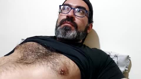 Snapshot of luis2988z chatting on September 15, 1:38 am Hairyman online show from September 15, 1:38 am