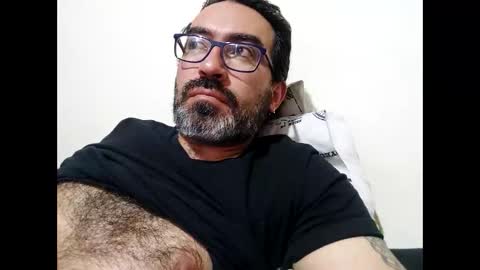 Snapshot of luis2988z chatting on September 24, 2:59 am Hairyman online show from September 24, 2:59 am