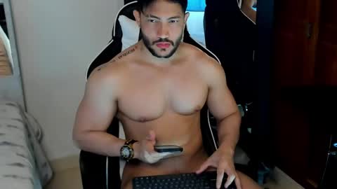 Snapshot of luis_baptista chatting on December 6, 8:18 pm luis_baptista online show from December 6, 8:18 pm