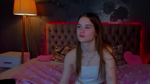 Snapshot of luisaclover chatting on November 29, 5:38 pm LuisaClover online show from November 29, 5:38 pm