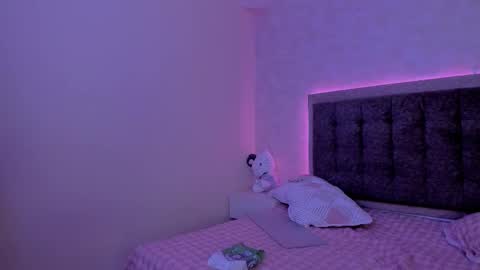 Luisa Giraldo online show from November 12, 9:32 am