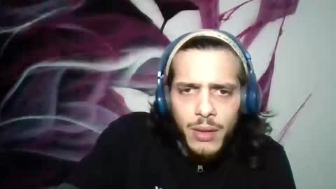 Luisito Descomunica online show from February 15, 11:56 pm