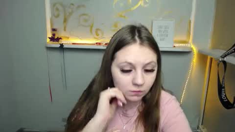 Snapshot of luizaheems_ chatting on December 20, 11:00 am Luiza online show from December 20, 11:00 am