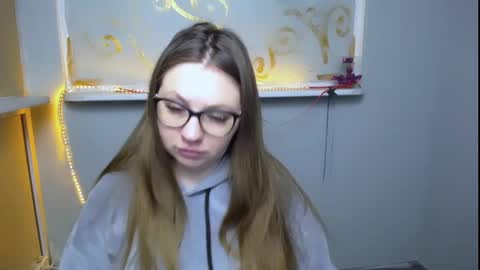 Snapshot of luizaheems_ chatting on February 10, 6:31 am Luiza online show from February 10, 6:31 am