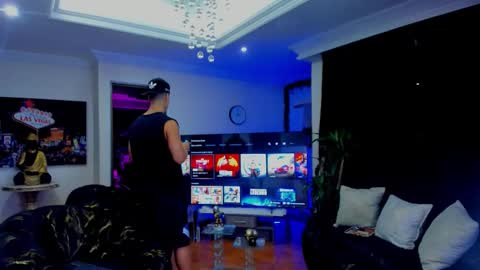 Snapshot of lukas_green1 chatting on December 3, 8:00 am Lukas Green online show from December 3, 8:00 am