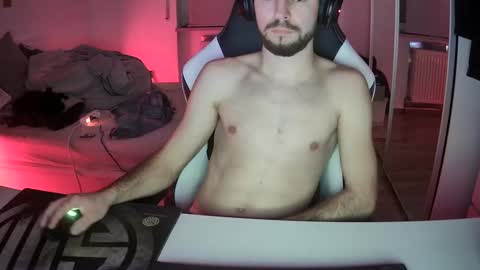 Snapshot of lukasschoetz chatting on January 8, 7:45 pm lukasschoetz online show from January 8, 7:45 pm