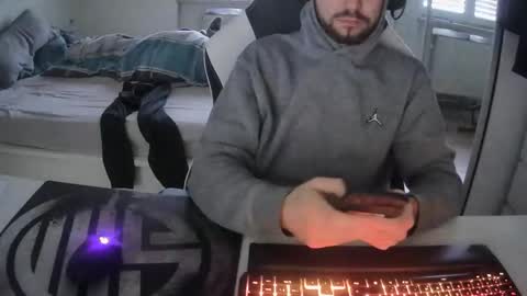 Snapshot of lukasschoetz chatting on January 15, 10:06 am lukasschoetz online show from January 15, 10:06 am