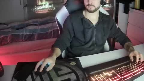 Snapshot of lukasschoetz chatting on February 6, 11:04 pm lukasschoetz online show from February 6, 11:04 pm