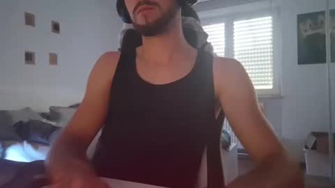 Snapshot of lukasschoetz chatting on September 21, 3:46 pm lukasschoetz online show from September 21, 3:46 pm