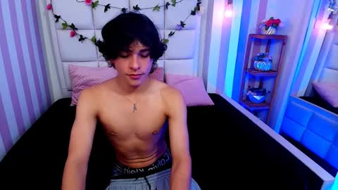 Snapshot of luke_howland chatting on January 11, 8:21 pm Luke online show from January 11, 8:21 pm