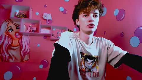 Snapshot of luke_sweet chatting on December 3, 11:19 am Luke online show from December 3, 11:19 am