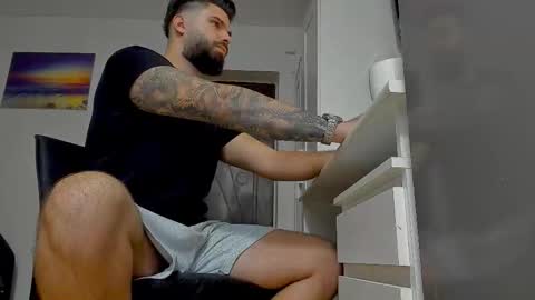 Snapshot of lukedenver chatting on October 24, 11:39 am Luke online show from October 24, 11:39 am