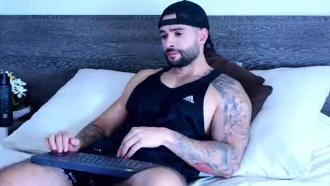 Lukhas f4f online show from November 24, 4:18 pm