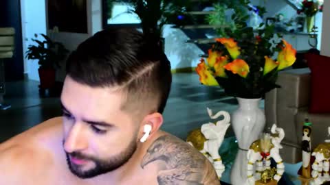 Lukhas f4f online show from March 14, 12:17 am