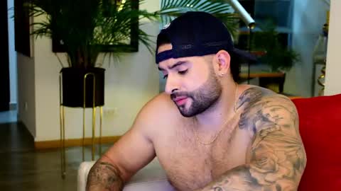 Lukhas f4f online show from April 15, 12:17 am