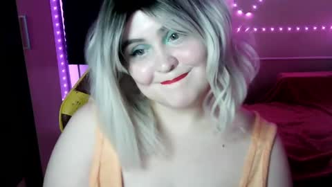 lulovia online show from March 30, 10:11 pm