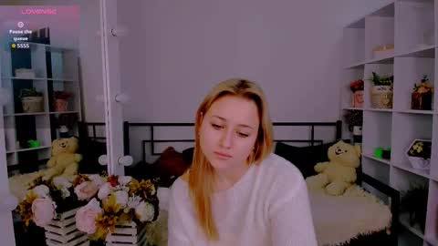 Lily online show from November 11, 7:19 am