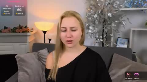 Lily online show from December 16, 9:53 pm