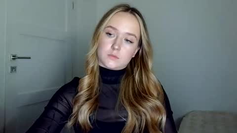 Lulu Baby18 online show from March 30, 7:15 pm