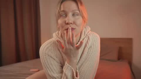 Snapshot of lulu_lovett chatting on December 12, 12:33 pm lulu_lovett online show from December 12, 12:33 pm