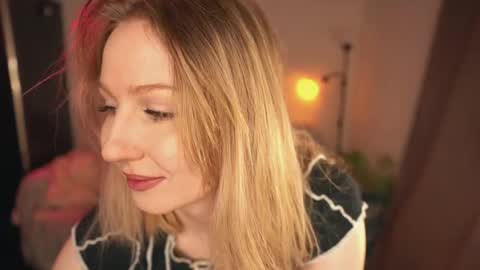 Snapshot of lulu_lovett chatting on January 28, 10:02 am lulu_lovett online show from January 28, 10:02 am