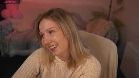 Snapshot of lulu_lovett chatting on February 14, 10:59 am lulu_lovett online show from February 14, 10:59 am