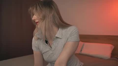 Snapshot of lulu_lovett chatting on March 11, 12:28 pm lulu_lovett online show from March 11, 12:28 pm