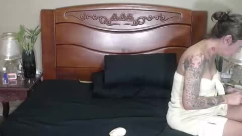 lulu_wild online show from February 23, 3:04 am