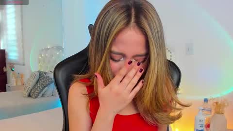 luluuberry online show from February 28, 3:13 pm