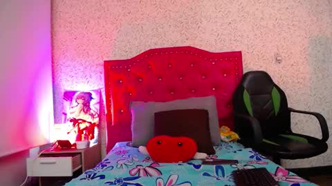 Snapshot of luly_blue chatting on October 22, 6:13 am Luly online show from October 22, 6:13 am