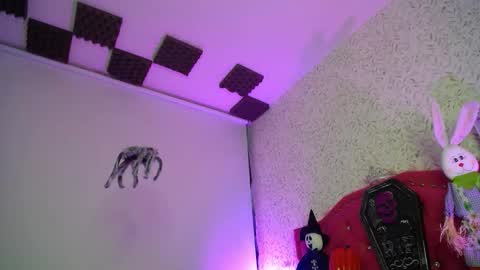 Snapshot of luly_blue chatting on October 25, 10:34 am Luly online show from October 25, 10:34 am