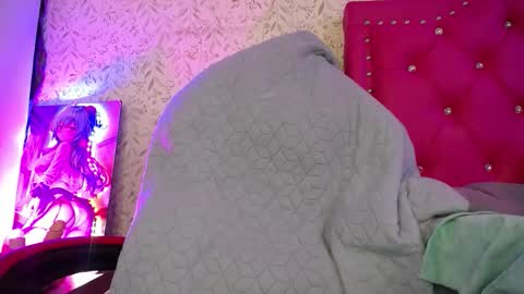 Snapshot of luly_blue chatting on November 15, 4:43 am Luly online show from November 15, 4:43 am